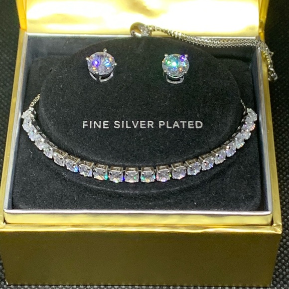 Fine Silver Bracelet and Stud Earrings ✨✨ - Picture 8 of 8